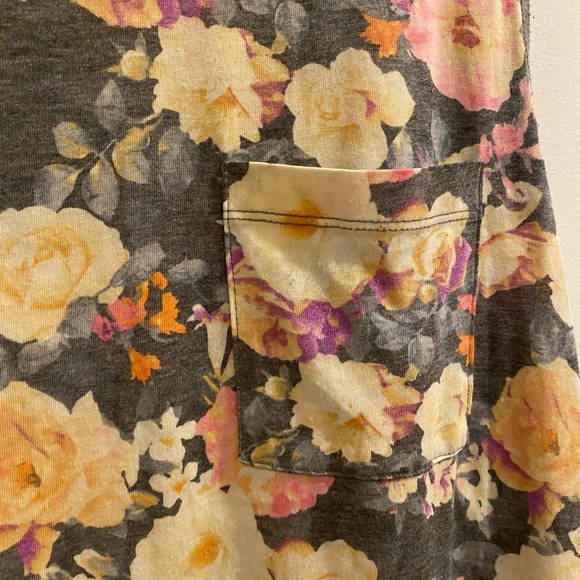 Floral muscle tee - Picture 2 of 5